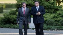Návštěva u prezidenta Miloše Zemana. Petra Gazdíka (TOP 09, vlevo) uvedl ředitel odboru protokolu kanceláře prezidenta republiky Jindřich Forejt. | na serveru Lidovky.cz | aktuální zprávy