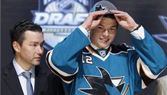 Tomá Hertl na draftu NHL. Vybralo si ho San Jose.