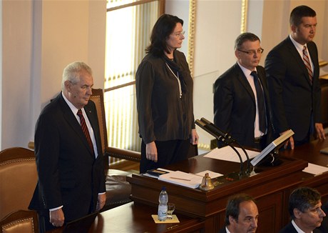 Milo Zeman a Miroslava Nmcová v Poslanecké snmovn ped hlasováním o dve vlád.