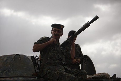 Jementí vojáci na hlídce
