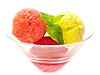 Sorbet má méně kalorií než smetanová zmrzlina.