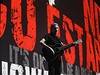 Roger Waters, spoluzakladatel skuipny Pink Floyd, zazpíval v Praze.