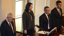 Miloš Zeman a Miroslava Němcová v Poslanecké sněmovně před hlasováním o důvěře vládě. | na serveru Lidovky.cz | aktuální zprávy