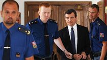 David Rath na cestě do jednací síně. | na serveru Lidovky.cz | aktuální zprávy