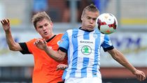 Tomáš Fabián (vpravo) z Mladé Boleslavi a Vladyslav Kalitvintsev z Liberce | na serveru Lidovky.cz | aktuální zprávy