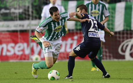 Fotbalista Bohemians Jakub Rada (vlevo) a záloník Slovácka Ladislav Voleák