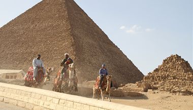 Pyramidy jsou opravdu monumentln stavby
