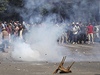 Stety mezi Mursího pívrenci a stoupenci nové vlády , policie zasáhla slzným plynem 