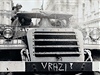 Nápis "vrazi" na sovtském bojovém vozidle