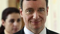 Úsměv Davida Ratha před vstupem do soudní síně. | na serveru Lidovky.cz | aktuální zprávy