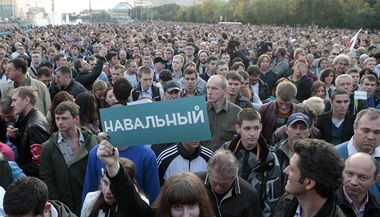 Alexej Navalnyj m mezi Rusy adu stoupenc, pesto moskevsk volby nevyhrl. Byly zmanipulovan, tvrd