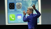 Craig Federighi prezentuje svůj nový operační systém iOS 7. | na serveru Lidovky.cz | aktuální zprávy