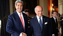 Francouzský ministr zahraničí Laurent Fabius (vpravo) se svým americkým kolegou Johnem Kerrym | na serveru Lidovky.cz | aktuální zprávy