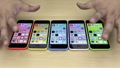 Barevné varianty telefonu iPhone 5C