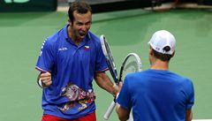 Radek tpánek a Tomá Berdych slaví postup do finále Davis Cupu.
