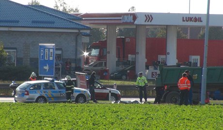 Policie vyetuje úterní výbuch nádre benzinové stanice na dálnici D8.