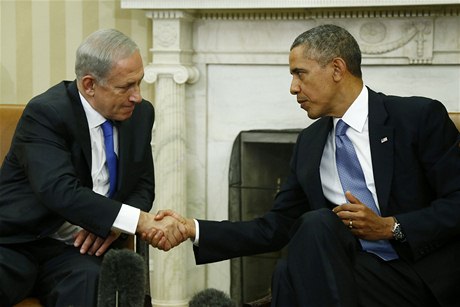 Americký prezident Barack Obama se v pondlí seel s premiérem Izraele Benjaminem Netanjahuem. Hovoili spolu o íránském jaderném programu