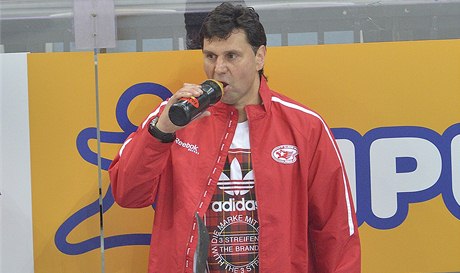 Trenér Slavie Vladimír Rika.