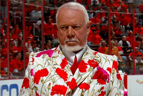 Komentátor NHL Don Cherry.