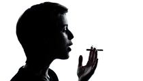 Anglická škola povolila svým žákům kouření na školních pozemcích, její vedení bylo odvoláno (ilustrační fotografie) Anglická škola povolila svým žákům kouření na školních pozemcích, její vedení bylo odvoláno (ilustrační fotografie)