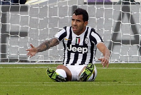 Smutný fotbalista Juventusu Turín Carlos Tévez