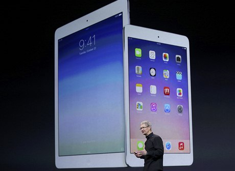 Tim Cook ze spolenosti Apple pedstavuje v San Franciscu nový iPad Air a iPad mini