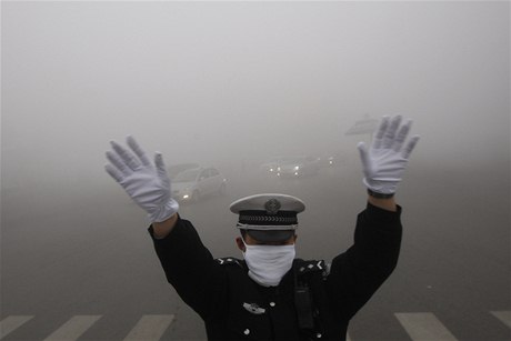 Msto Harbin zahalené smogem.