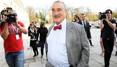 Karel Schwarzenberg ped volebnm tbem TOP 09.