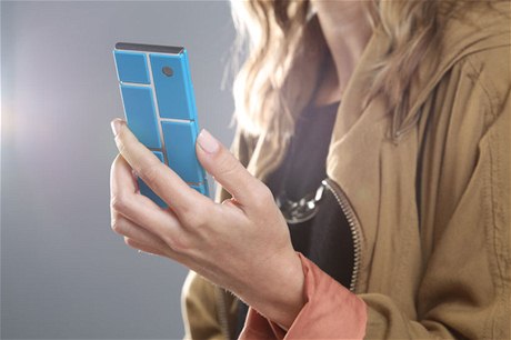 Projekt Ara od spolenosti Motorola pedstavuje první vizi modulárního mobilního telefonu.