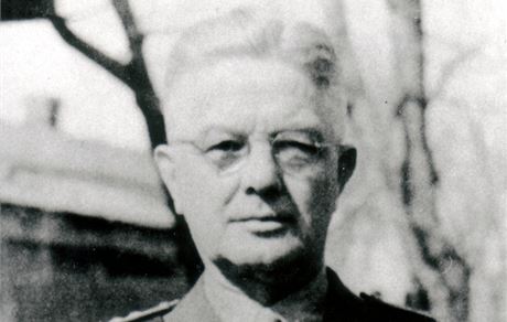 Jan Kratochvíl, velitel s. pího pluku.