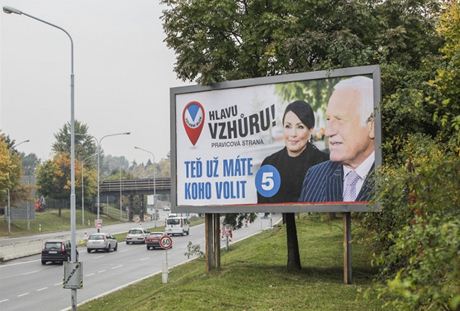 Václav Klaus na billboardu strany Hlavu vzhru