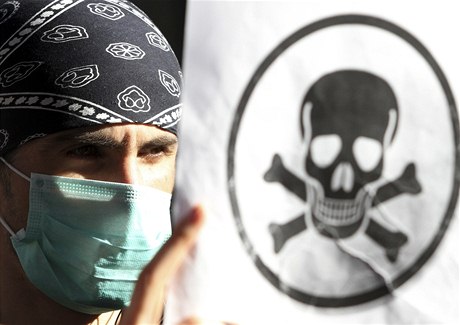 Albánci protestují proti likvidaci syrských chemických zbraní ve své zemi