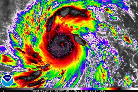 Snímek tajfunu Haiyan ze satelitu