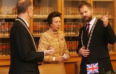 Britská princezna Anna na návtv Karlovy univerzity s rektorem prof. RNDr. Václavem Hamplem, DrSc. 