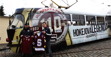Do Prahy vyjedou výroní tramvaje fotbalové a hokejové Sparty.