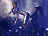 Miley Cyrusová na udílení Evropských hudebních cen MTV provokovala.