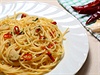 Tstoviny aglie e olio (ilustran foto)