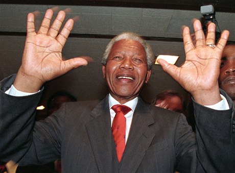 Nelson Mandela v roce 1994 pi návtv burzy v Johannesburgu