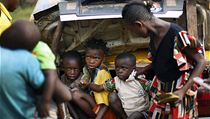 Křesťanské děti z vesnice Boubou, odkud do Bangui před sektářským násilím uprchlo přes 500 lidí | na serveru Lidovky.cz | aktuální zprávy