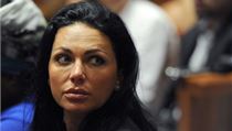 Kateřina Krejčířová, manželka Radovana Krejčíře, v johannesburgské soudní síni | na serveru Lidovky.cz | aktuální zprávy