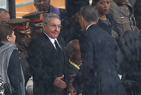 Kubánský vdce Raúl Castro  se setkal s americkým prezidentem Barackem Obamou. 