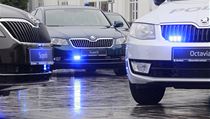 Dopravn policie pevzala v Mlad Boleslavi od automobilky koda Auto sedm novch voz koda Superb.