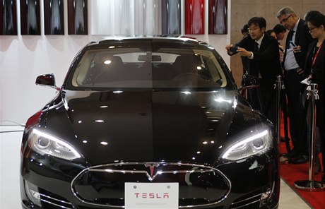 Automobilka Tesla zaala nabízet svj Model S v ín.