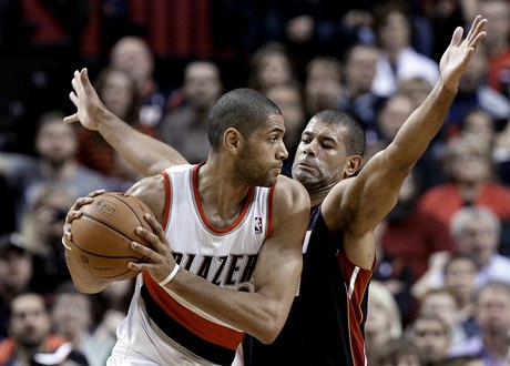 Shane Battier z Miami Nicolas Batum z Portlandu.