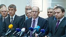 Koaliční jednání. V popředí zprava: Andrej Babiš (ANO), Bohuslav Sobotka (ČSSD) a Marian Jurečka (KDU-ČSL). | na serveru Lidovky.cz | aktuální zprávy