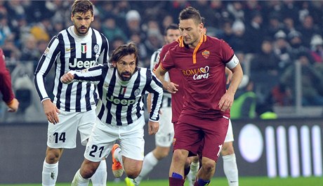 Hvzdy Andrea Pirlo a Francesco Totti v duelu Juventusu s AS ím