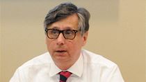 Ministr financí v demisi Jan Fischer 8. ledna na schůzi vlády v Židlochovicích. | na serveru Lidovky.cz | aktuální zprávy