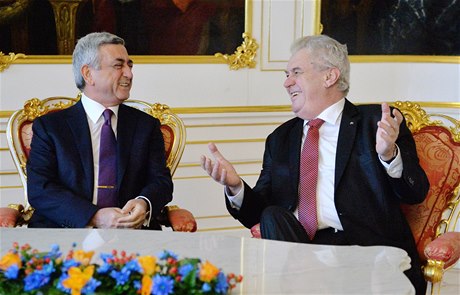 Prezident Milo Zeman (vlevo) pivítal 30. ledna na Praském hrad arménského prezidenta Sere Sargsjana. 