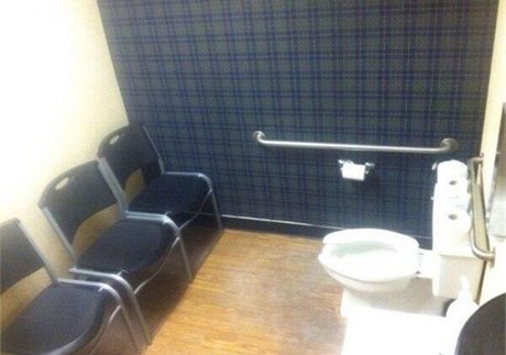 Záchody v Soi.