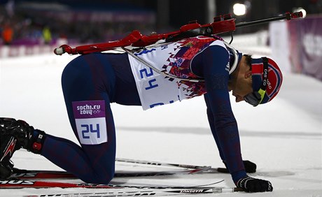 Udýchaný vítz Ole Einar Bjoerndalen.